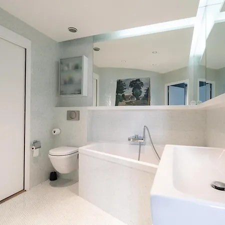 Veeve - Artful Escape Apartment *